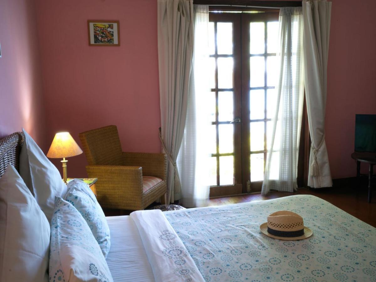 Las Flores Beachside Hotel Catmon Kültér fotó