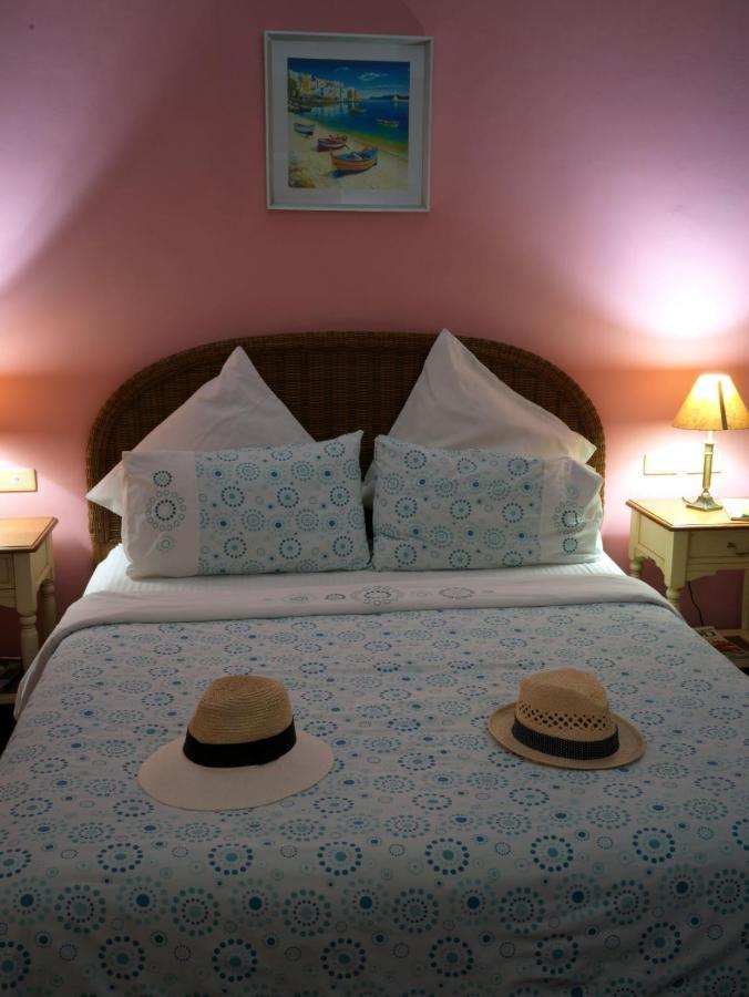 Las Flores Beachside Hotel Catmon Kültér fotó